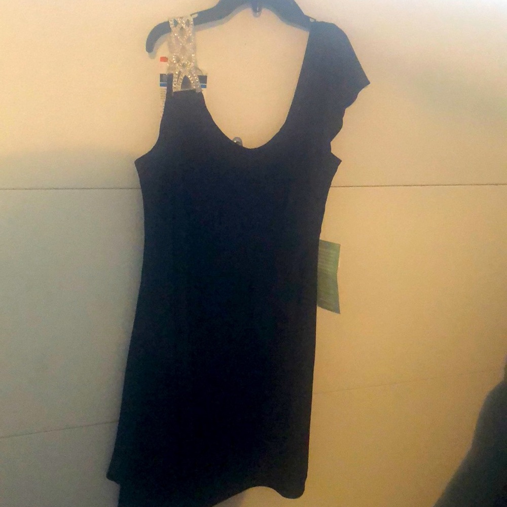 Special occasion black comfy dress with detail shoulder strap new with tags